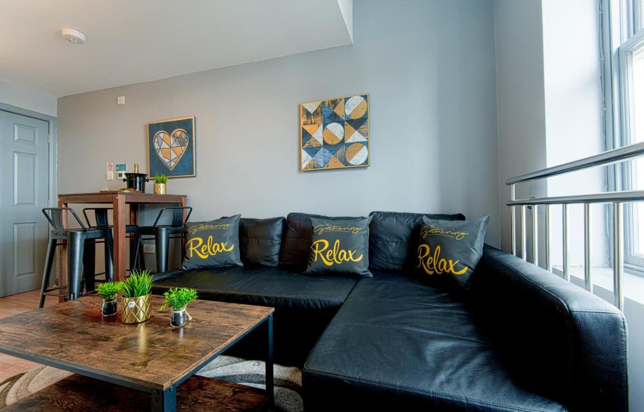 The Eistedfod Penthouse - Berwyn House Apartment เร็กซ์แฮม ภายนอก รูปภาพ